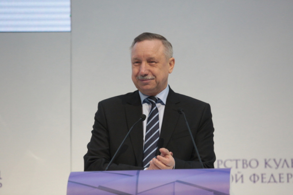 Беглов намерен повышать престиж профессии дворника Беглов намерен повышать престиж профессии дворника