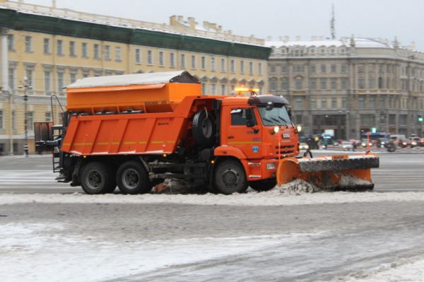 Коммунальные службы Петербурга перешли на круглосуточную работу Коммунальные службы Петербурга перешли на круглосуточную работу