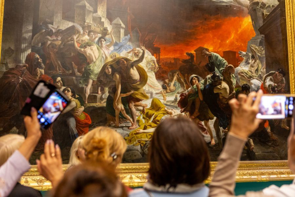 Искусство становится модным — и это нормально: директор Русского музея Алла Манилова поделилась секретами популярности выставок Искусство становится модным — и это нормально: директор Русского музея Алла Манилова поделилась секретами популярности выставок