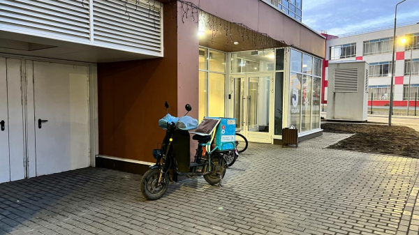 В Петербурге намерены запретить иностранцам работать курьерами В Петербурге намерены запретить иностранцам работать курьерами