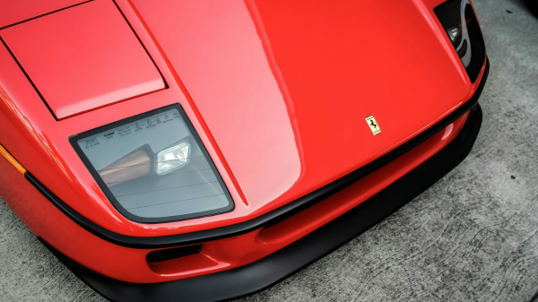 В Москве в результате массового столкновения Ferrari выбросило на обочину В Москве в результате массового столкновения Ferrari выбросило на обочину