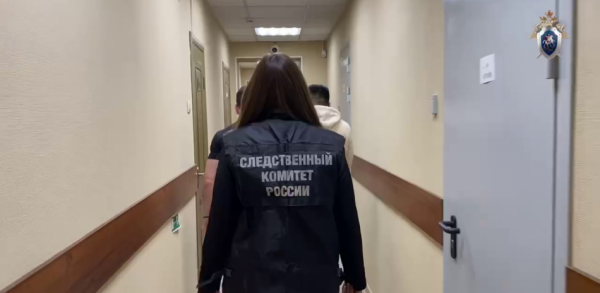 Следователи предъявили обвинение иностранцу в удержании подростка в салоне авто