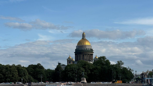 Из тени лучше не вылезать: запредельная жара окрасит Петербург в &laquo;желтый&raquo;