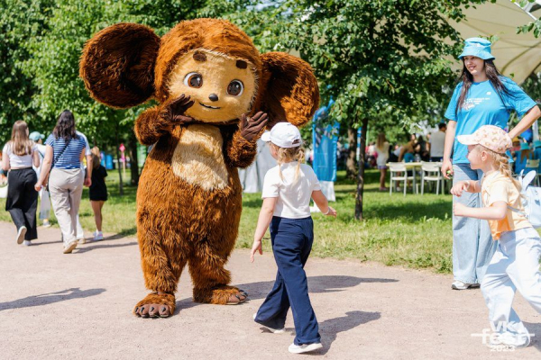 Гид по фестивалю VK Fest 2025 в Санкт-Петербурге: куда пойти и чем заняться?