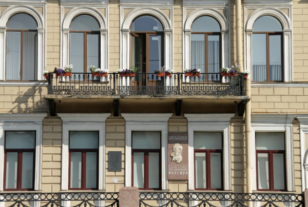 День рождения Горшка, фестиваль «Музыки мира» и выступление Сатьи Дас: афиша Петербурга на неделю День рождения Горшка, фестиваль «Музыки мира» и выступление Сатьи Дас: афиша Петербурга на неделю