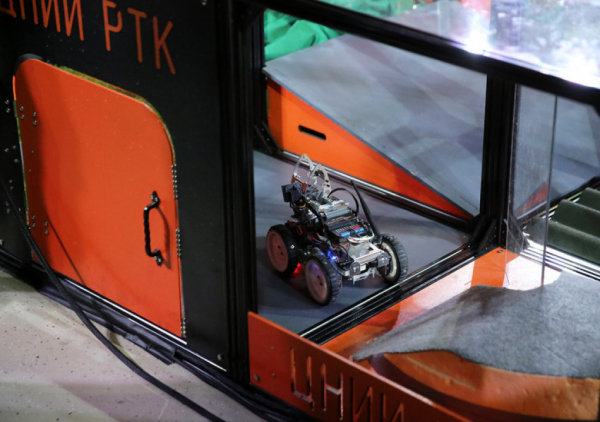 Петербургские школьники вновь стали лучшими на RobotChallenge 2025 в Пекине Петербургские школьники вновь стали лучшими на RobotChallenge 2025 в Пекине