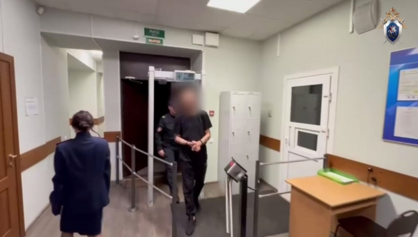 В центре Петербурга мужчина сбросил оппонента с ограждения подземного перехода В центре Петербурга мужчина сбросил оппонента с ограждения подземного перехода