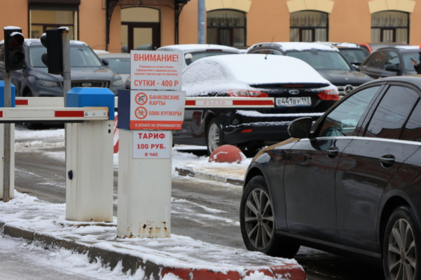 В центре Петербурга готовят новые правила установки шлагбаумов во дворах