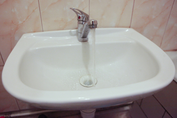 Прокуратура Выборга проверяет УК из-за отключения воды в квартире пенсионеров Прокуратура Выборга проверяет УК из-за отключения воды в квартире пенсионеров