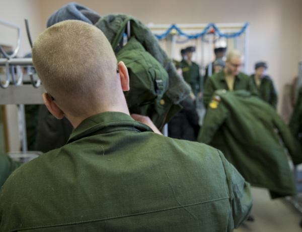 Трое контрактников исчезли после аварии с военным автобусом на трассе Трое контрактников исчезли после аварии с военным автобусом на трассе