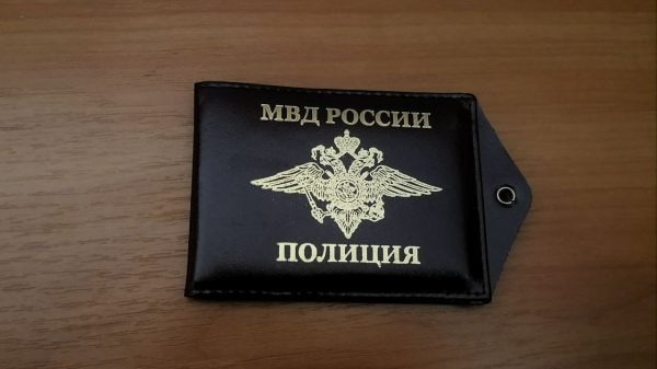 Из квартиры на Русановской изъяли полкило белого порошка и стартовый пистолет Из квартиры на Русановской изъяли полкило белого порошка и стартовый пистолет