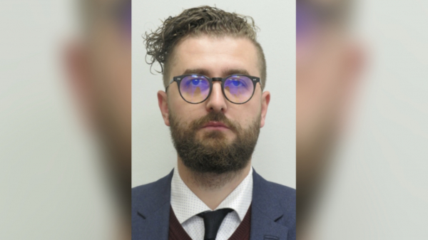 В Петербурге суд отправил Дениса Толстых в СИЗО по делу об аферах с госзаказами В Петербурге суд отправил Дениса Толстых в СИЗО по делу об аферах с госзаказами