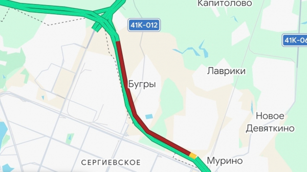 На 26-м километре КАД столкнулись две легковушки и фура: приехала реанимация На 26-м километре КАД столкнулись две легковушки и фура: приехала реанимация