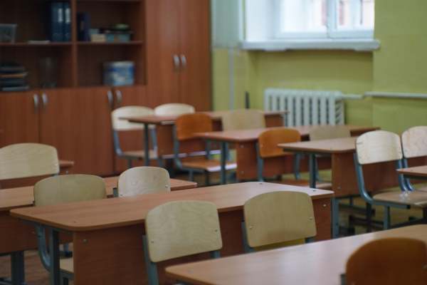 В Петербурге обсуждают ужесточение контроля на входе в школы города