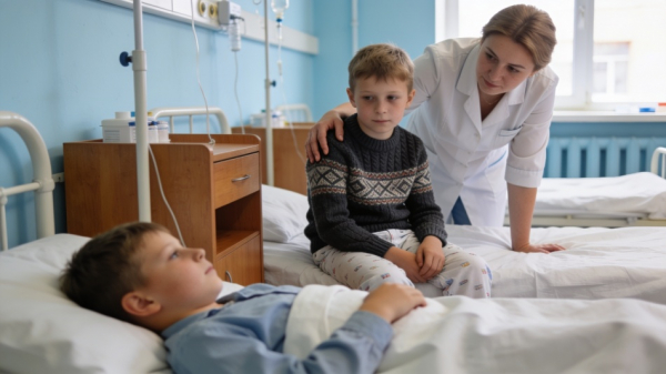 Пять детей из лагеря &laquo;Чкаловец&raquo; под Новосибирском оказались в больнице