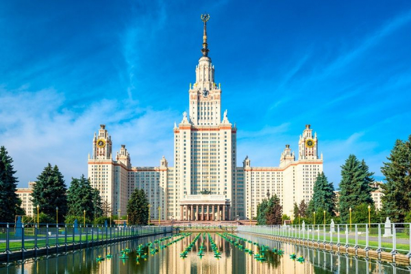 Топ направлений в МГУ: куда стремятся абитуриенты Топ направлений в МГУ: куда стремятся абитуриенты