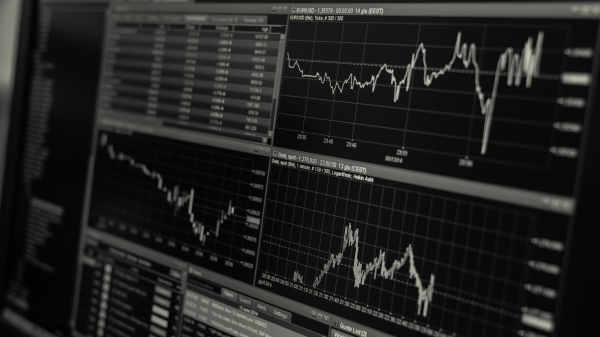 С января продажи топлива на Петербургской бирже упали более чем на 11%